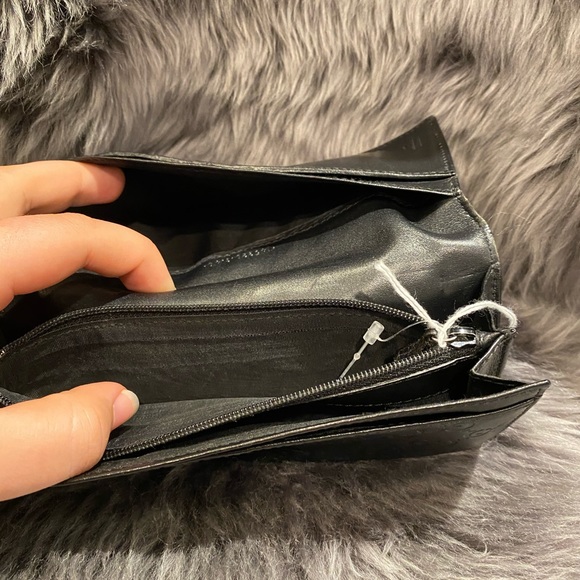 ❌sold❌Monogram Black Gucci Wallet - Picture 8 of 9
